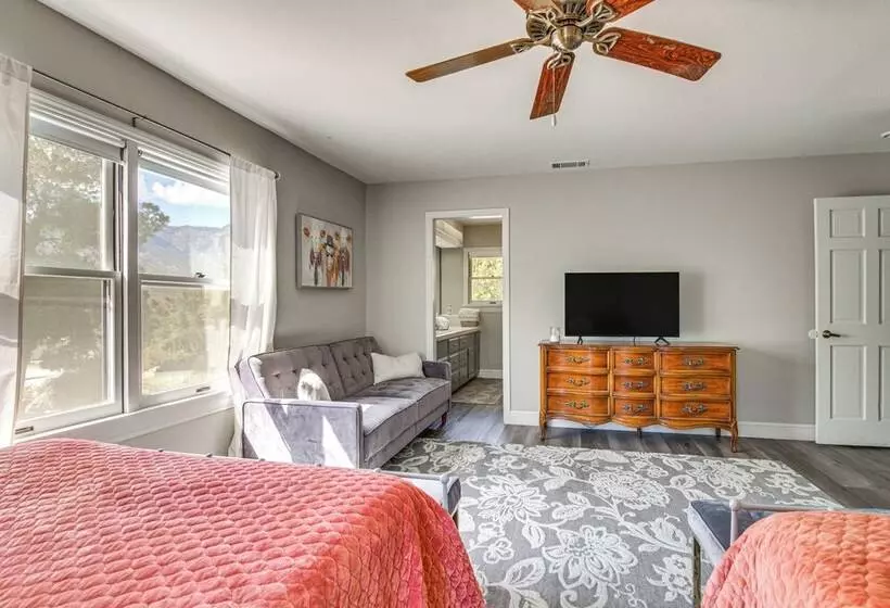 Beautiful Kernville Home W/ Game Room & Mtn Views!