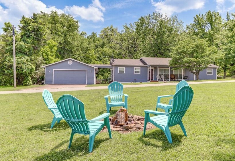 Beautiful War Eagle Cove Home: Walk To Beaver Lake