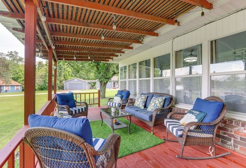 Beautiful War Eagle Cove Home: Walk To Beaver Lake