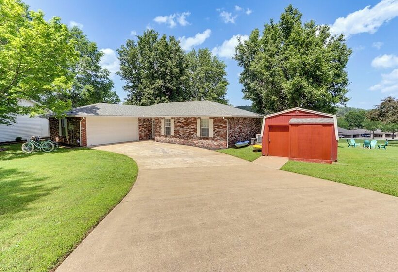 Beautiful War Eagle Cove Home: Walk To Beaver Lake