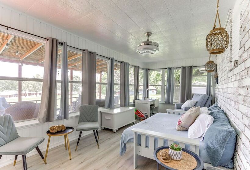 Beautiful War Eagle Cove Home: Walk To Beaver Lake