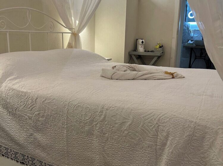 تختخواب و صبحانه La Dimora Degli Dei