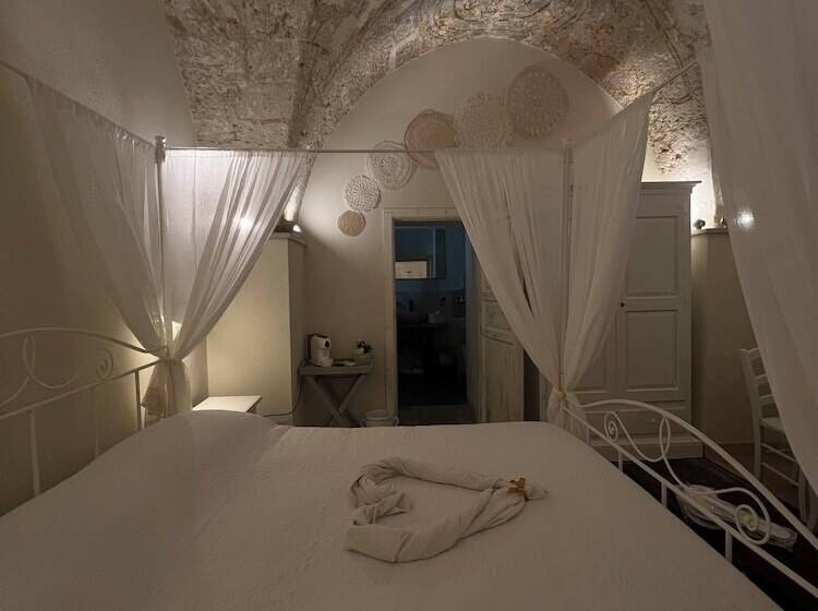 تختخواب و صبحانه La Dimora Degli Dei