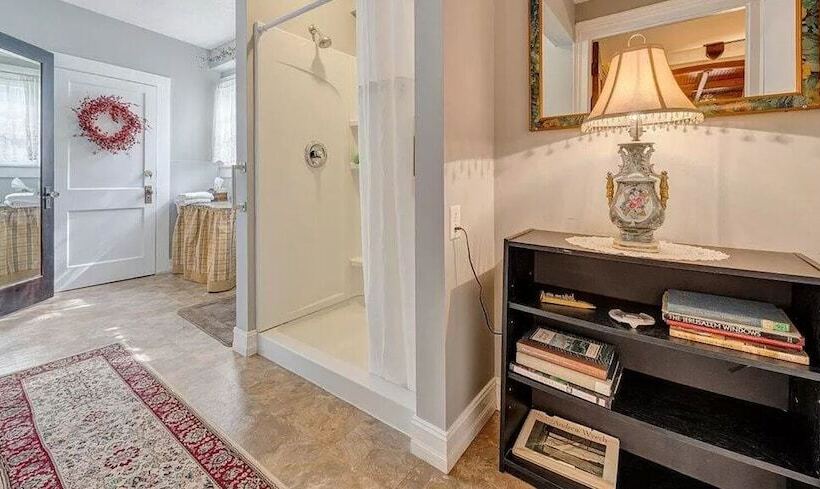 مبيت وإفطار The Alderson Inn, Llc