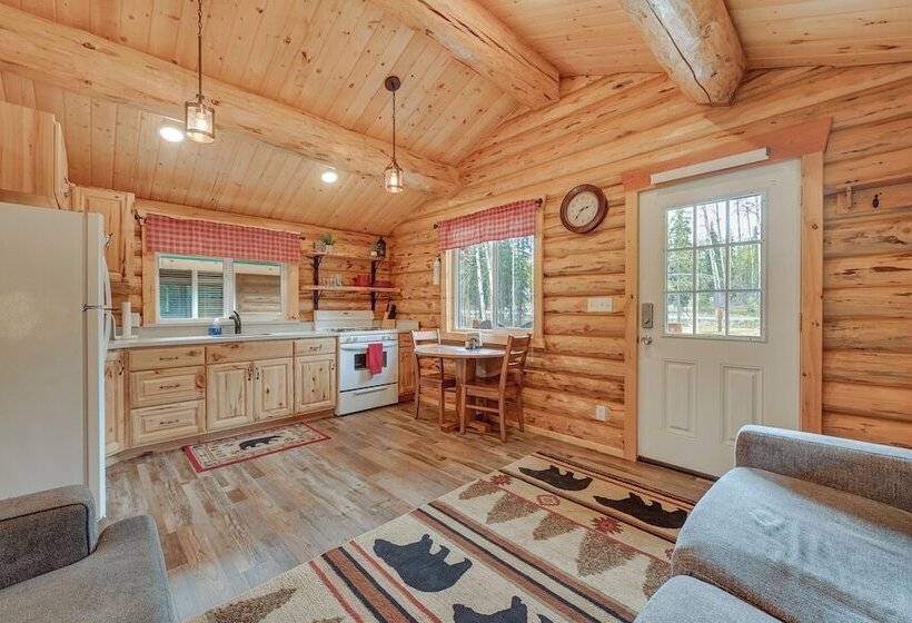 Charming Soldotna Cabin Near Kenai River Fishing!