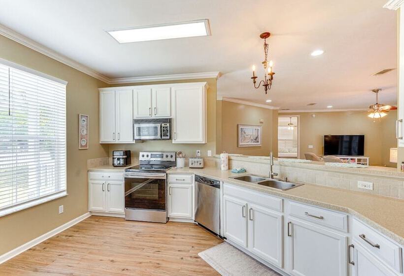 Dog Friendly Panama City Home 1 Mi To Powell Lake!