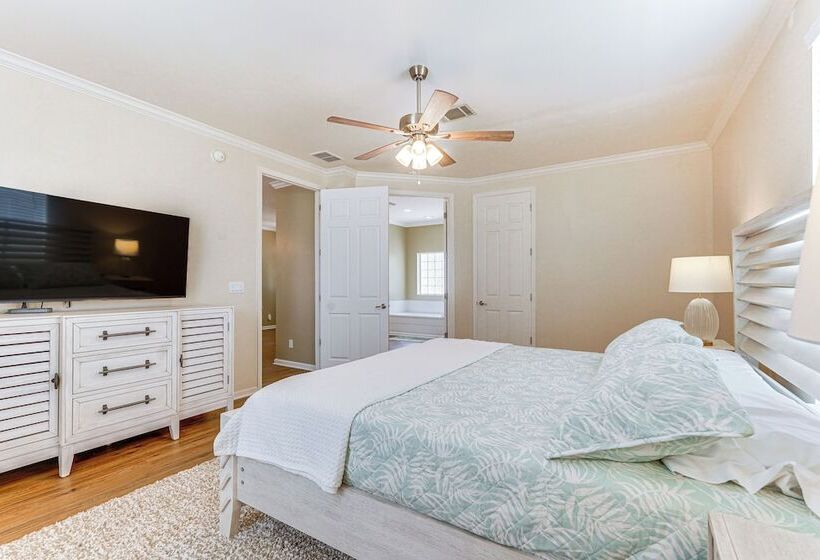 Dog Friendly Panama City Home 1 Mi To Powell Lake!