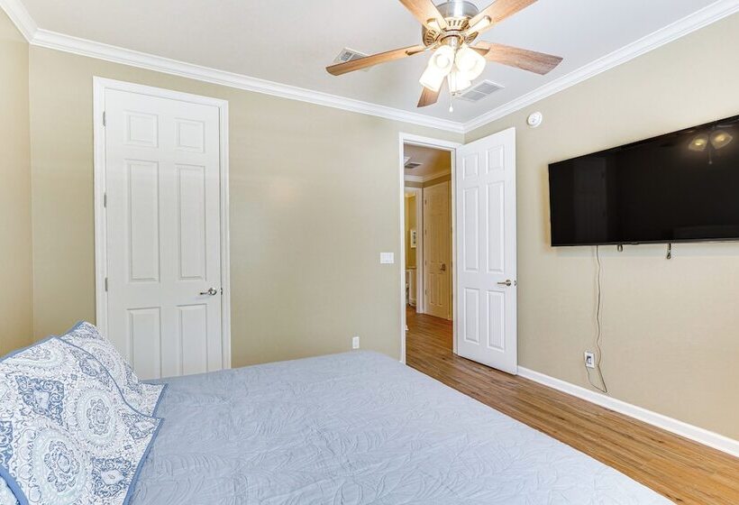 Dog Friendly Panama City Home 1 Mi To Powell Lake!