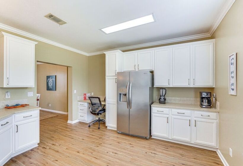 Dog Friendly Panama City Home 1 Mi To Powell Lake!