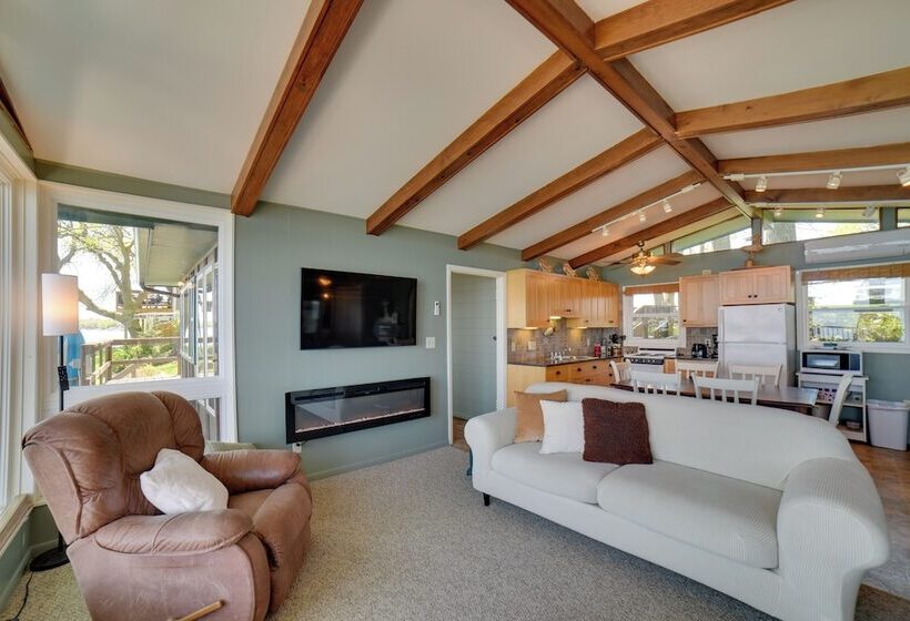 Dreamy Lake Poinsett Cabin W/ Deck, Dock & Views!