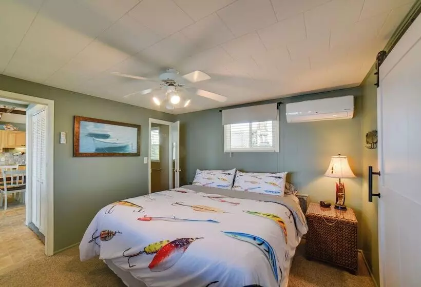 Dreamy Lake Poinsett Cabin W/ Deck, Dock & Views!