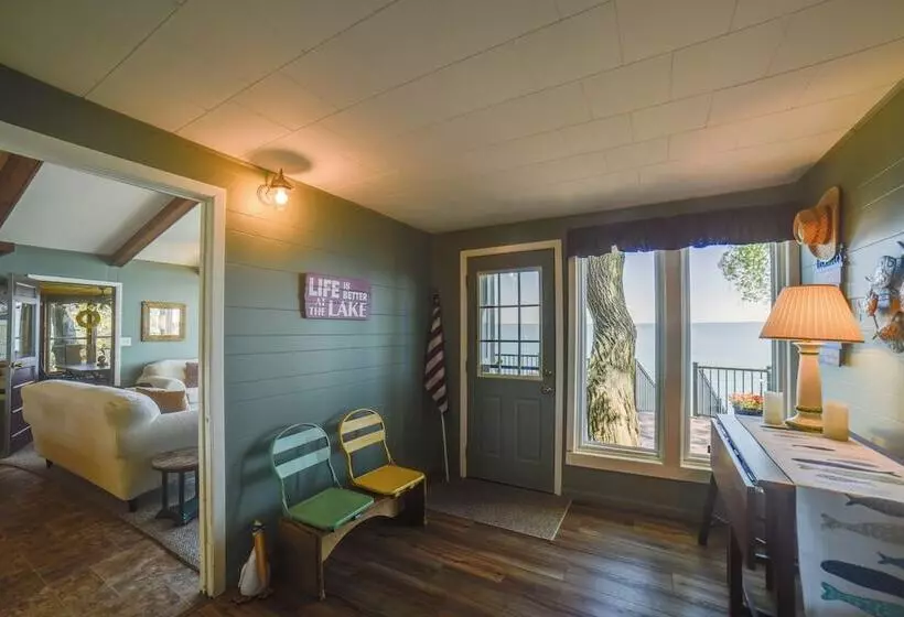 Dreamy Lake Poinsett Cabin W/ Deck, Dock & Views!