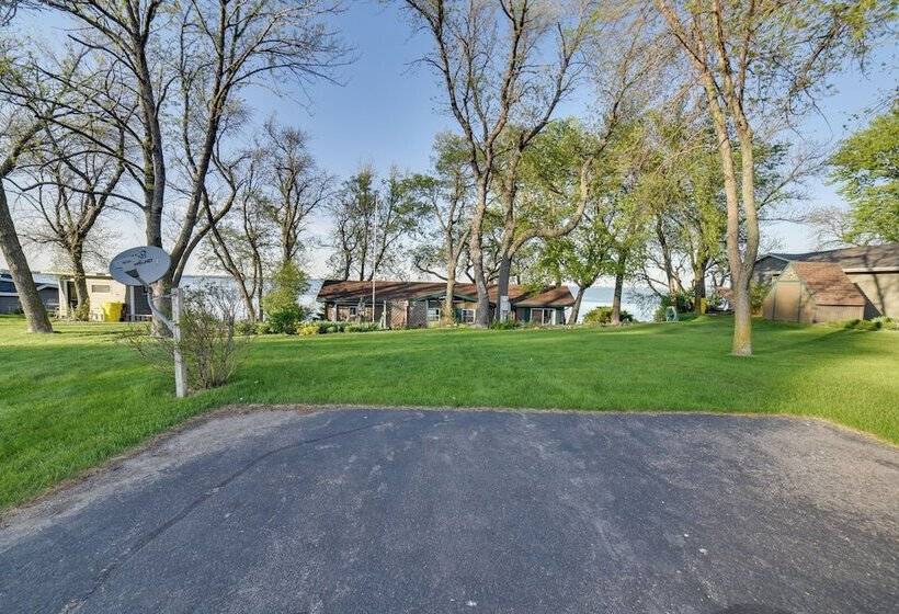 Dreamy Lake Poinsett Cabin W/ Deck, Dock & Views!