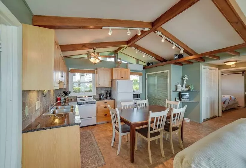 Dreamy Lake Poinsett Cabin W/ Deck, Dock & Views!