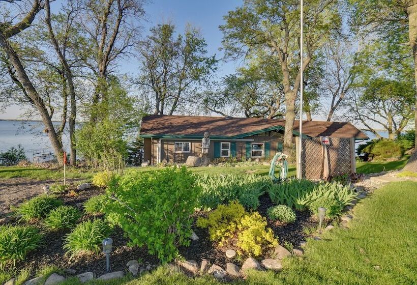 Dreamy Lake Poinsett Cabin W/ Deck, Dock & Views!