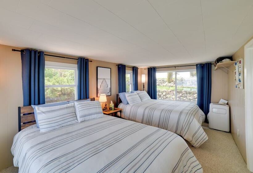 Dreamy Lake Poinsett Cabin W/ Deck, Dock & Views!