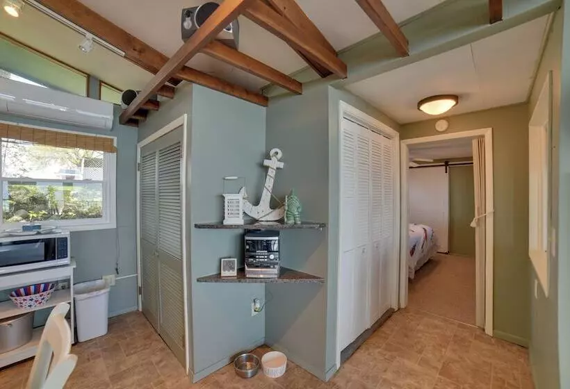 Dreamy Lake Poinsett Cabin W/ Deck, Dock & Views!