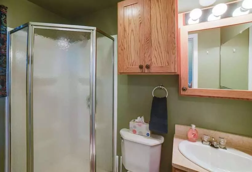 Dreamy Lake Poinsett Cabin W/ Deck, Dock & Views!