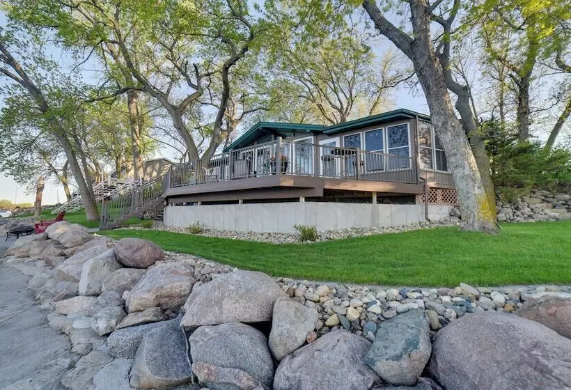 Dreamy Lake Poinsett Cabin W/ Deck, Dock & Views!