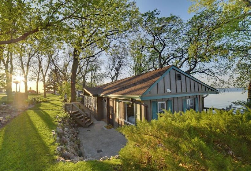 Dreamy Lake Poinsett Cabin W/ Deck, Dock & Views!