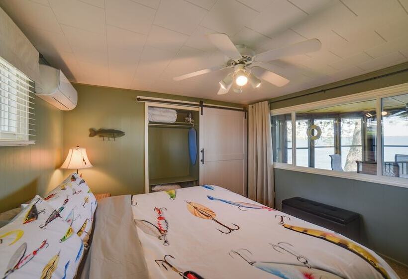 Dreamy Lake Poinsett Cabin W/ Deck, Dock & Views!