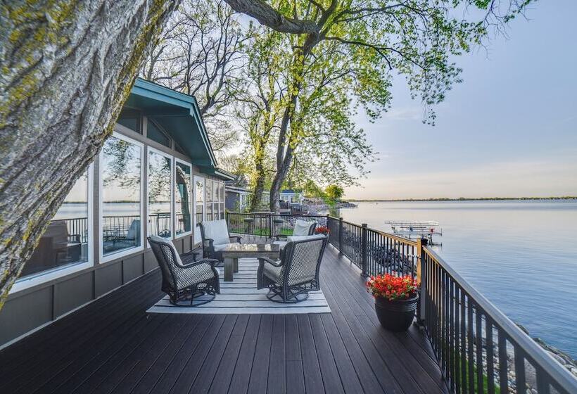 Dreamy Lake Poinsett Cabin W/ Deck, Dock & Views!