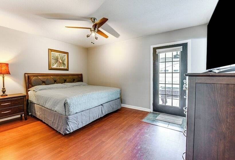 Fort Walton Beach Home W/ Grill: 4 Mi To Beach!