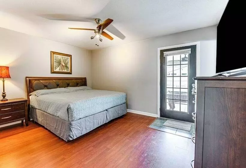 Fort Walton Beach Home W/ Grill: 4 Mi To Beach!