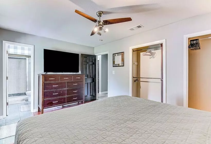 Fort Walton Beach Home W/ Grill: 4 Mi To Beach!