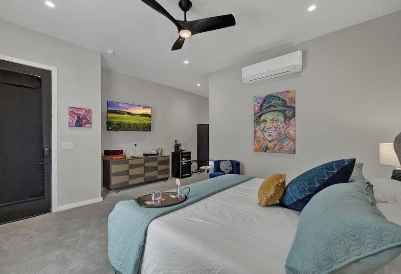 The Bentley Hotel Sinatra Room Hill Country View