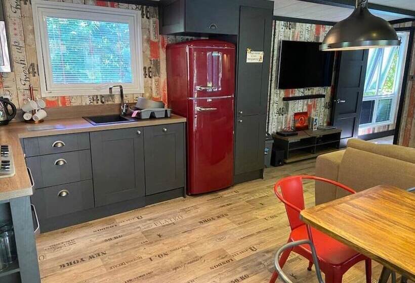 هتل Pet Friendly Lodge   Sleeps6   Long Stay Discount