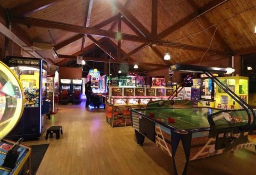 هتل Pet Friendly Lodge   Sleeps6   Long Stay Discount