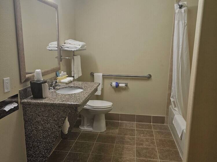 酒店 Express Inn Leesville Ft Johnson, Surestay Collection By Bw