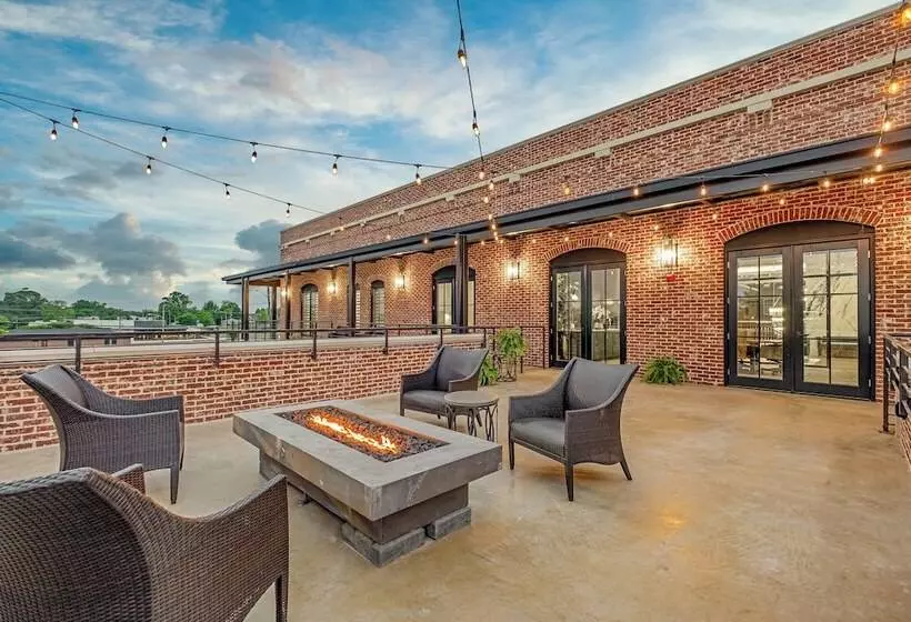 ホテル The Flying Fifty