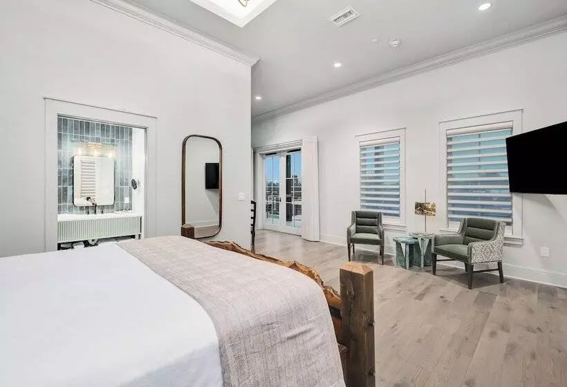 ホテル The Flying Fifty