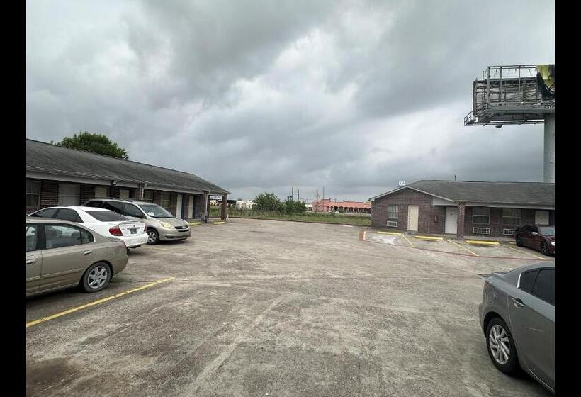 فندق Travel Inn By Oyo La Marque Texas City I 45