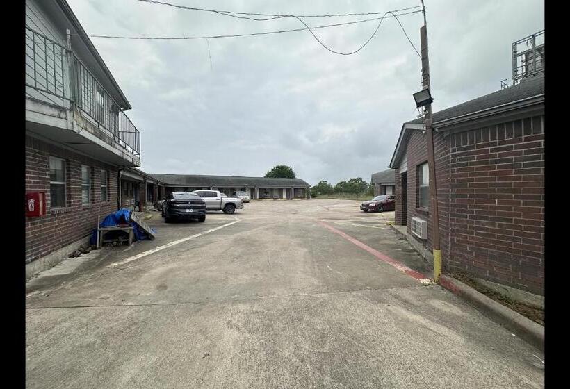 فندق Travel Inn By Oyo La Marque Texas City I 45