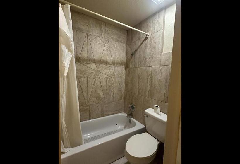 فندق Travel Inn By Oyo La Marque Texas City I 45