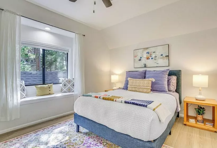 3 Decks, Game Room + Views: Lake Arrowhead Home!