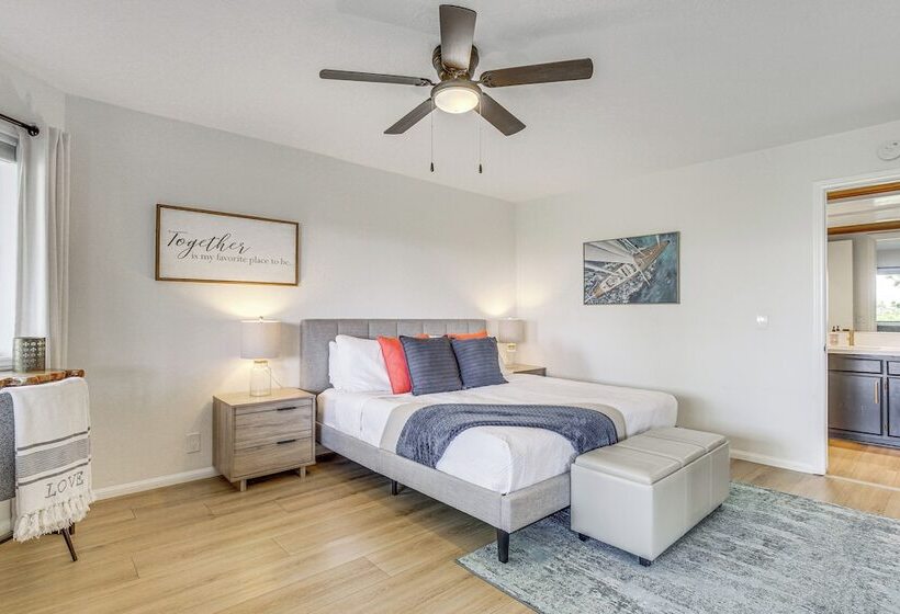 3 Decks, Game Room + Views: Lake Arrowhead Home!