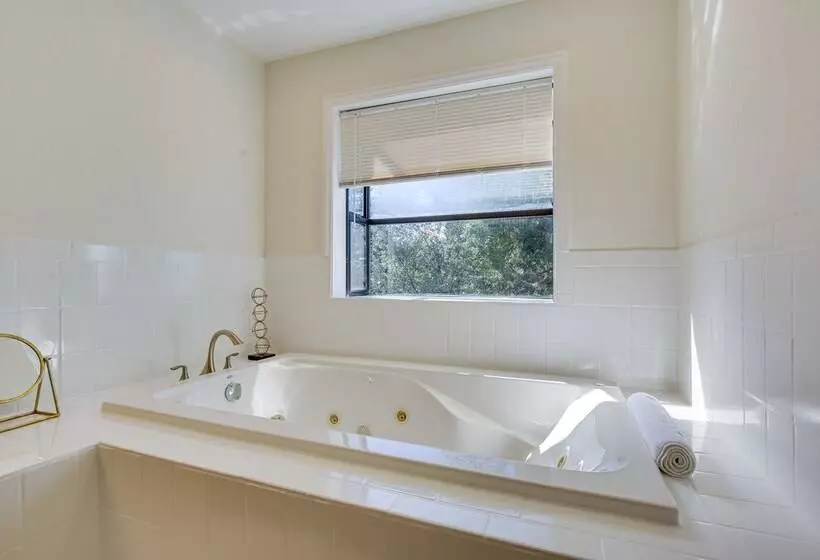 3 Decks, Game Room + Views: Lake Arrowhead Home!