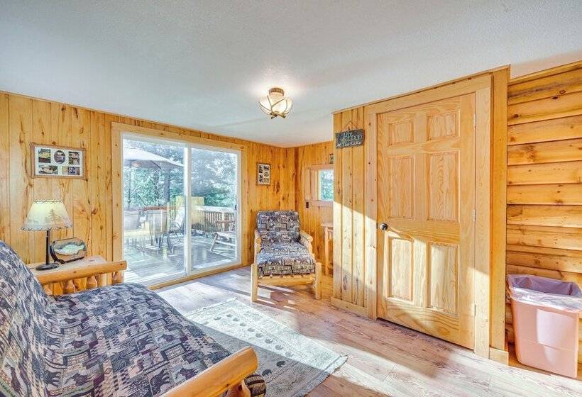 Lakefront Cabin W/ Dock, Fire Pits In Danbury!