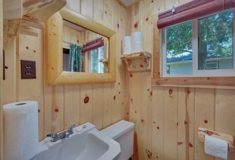 Lakefront Cabin W/ Dock, Fire Pits In Danbury!