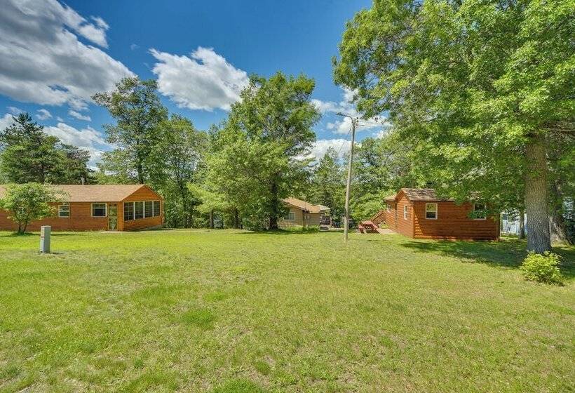 Lakefront Cabin W/ Dock, Fire Pits In Danbury!