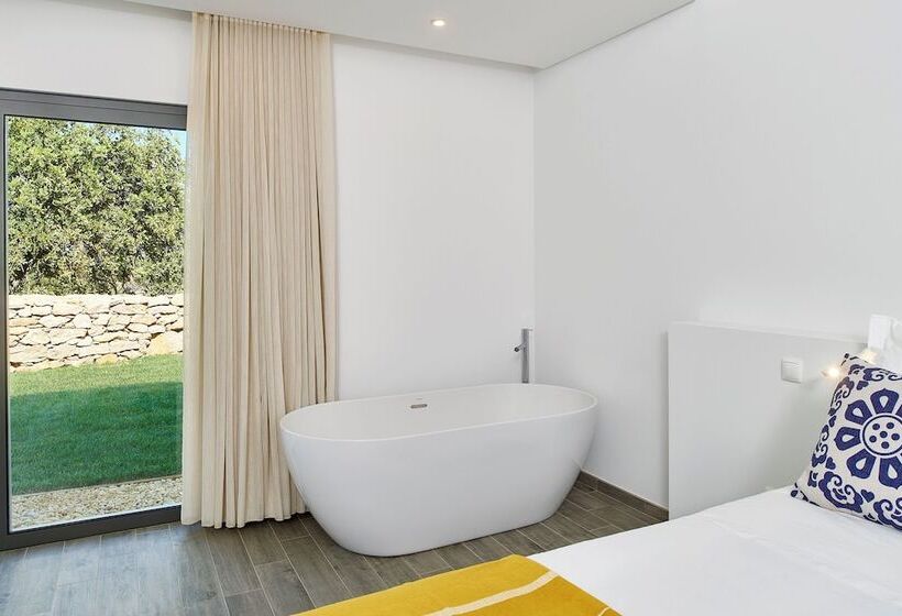 Mercedes Country House