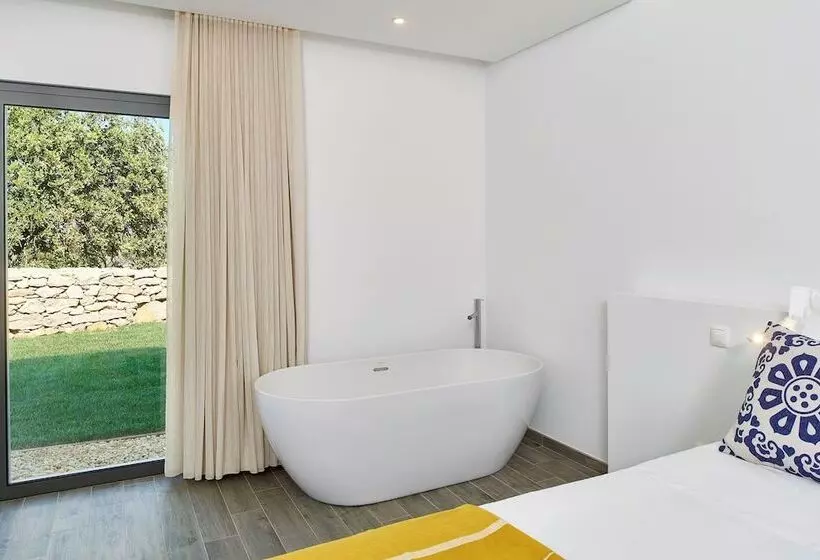 Mercedes Country House