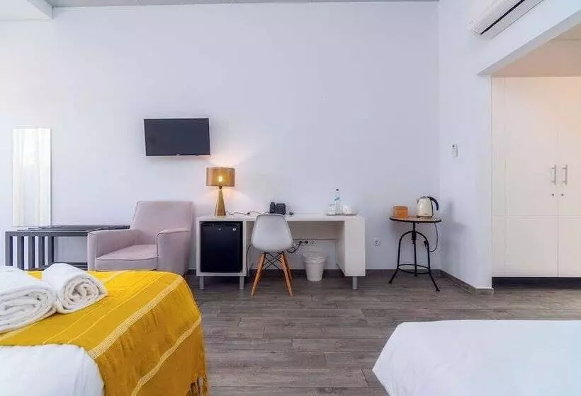 Mercedes Country House