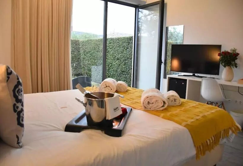 Mercedes Country House