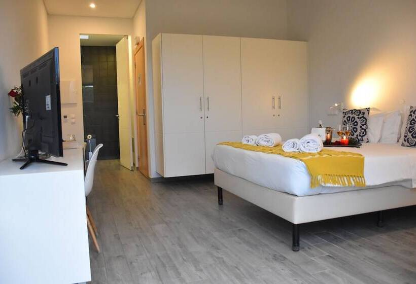 Mercedes Country House