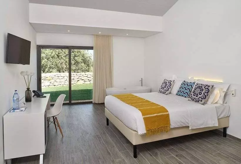 Mercedes Country House